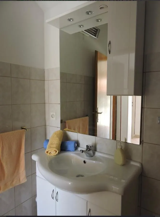 Apartmani Frakic Veli Rat 0*,  Croazia