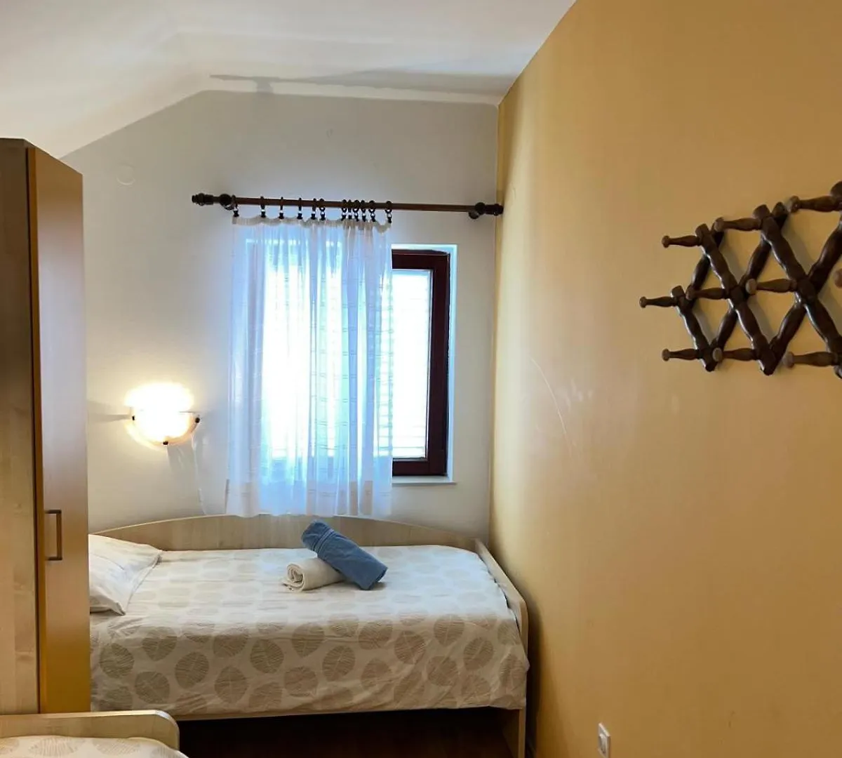 Apartmani Frakic Veli Rat